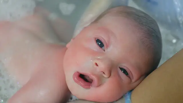 Video thumbnail for Benefits of Bath Salts Explained