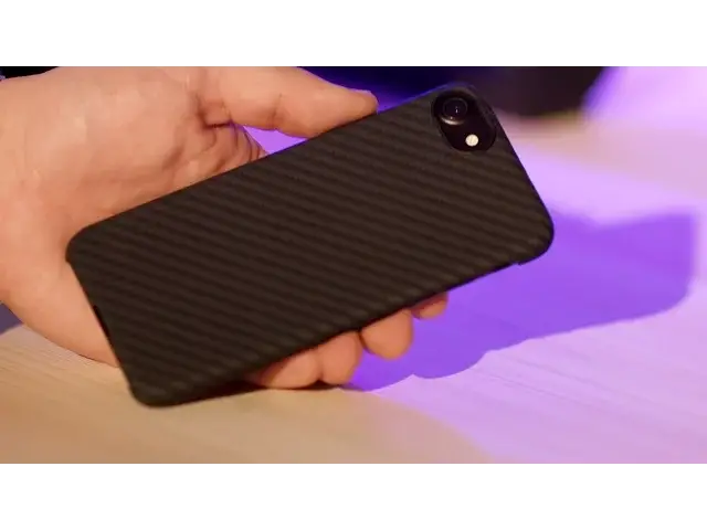 'Video thumbnail for 6 Cases to keep your iPhone 7 safe and stylish'