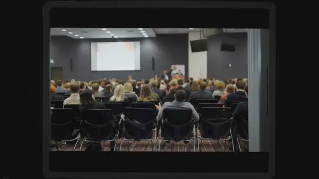 Video thumbnail for How to Make PowerPoint Slide Appear Fullscreen - Vegaslide