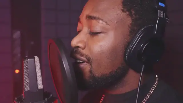 Video thumbnail for "Taylor Swift Endorses Zoë Kravitz's Film and Sabrina Carpenter's New Album on Instagram"