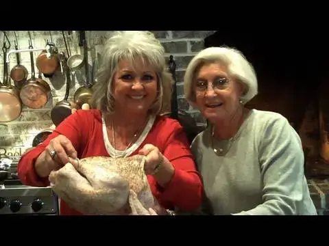 Video thumbnail for Paula Deen Deep-Fries a Thanksgiving Turkey