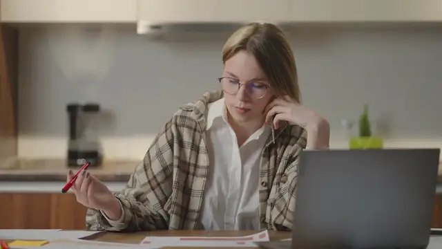 Video thumbnail for Managing Your Finances During Financial Crisis