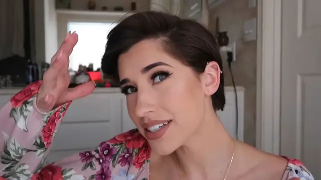 Video thumbnail for How I Currently Style My Pixie Cut! Jordan Shugart