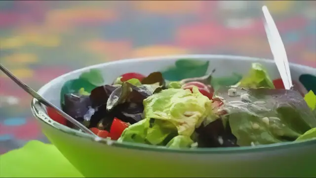 Video thumbnail for 5 Delicious Salad Recipes for the Summer