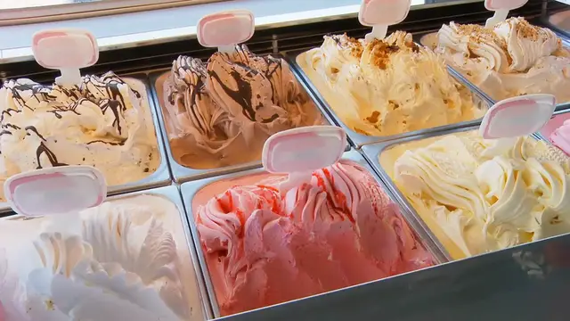 Video thumbnail for Mississippi Mud Ice Cream Recipe 🍨