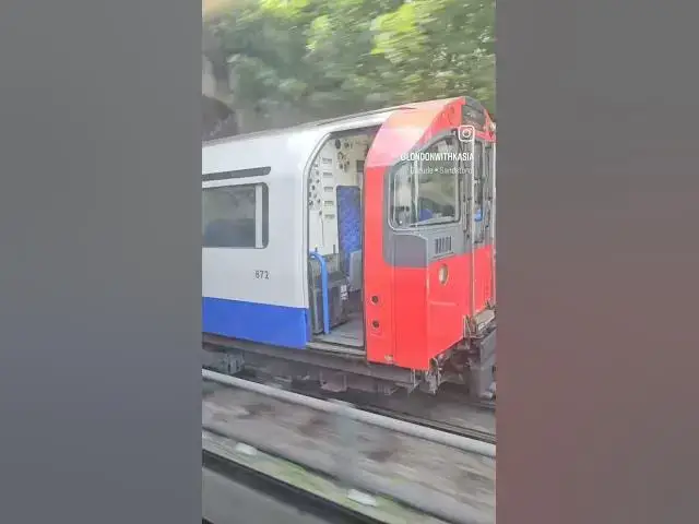 'Video thumbnail for Piccadilly Line race #londonlife🇬🇧 #piccadilly #piccadillyline #london #londonlife🇬🇧'