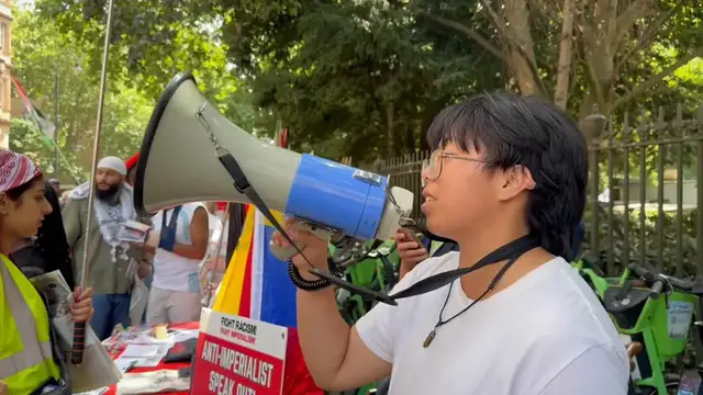 Video thumbnail for UK: Protesters in London demand sanctions on Israel.