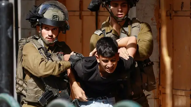 Video thumbnail for Occupied West Bank violence : Thousands of Palestinians' lives disrupted