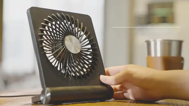 Video thumbnail for Koonie USB Fan, Strong Wind Ultra Quiet Small Desk Fan 220° Tilt Folding 3 Speeds Adjustable