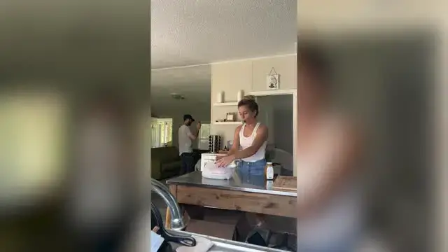 Video thumbnail for Sister Opens Takeout Bag But Discovers Pregnancy Announcement Instead | Happily TV