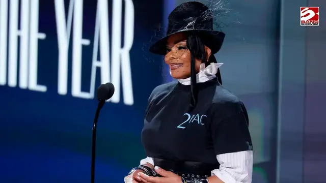 Video thumbnail for Teyana Taylor cries as she's honoured by Janet Jackson at BET Awards