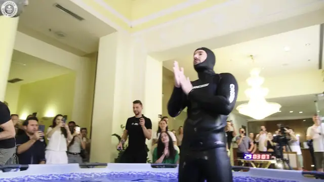 'Video thumbnail for Longest time breath held voluntarily underwater (male)'