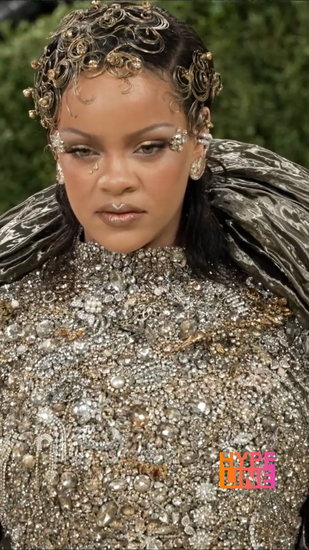 Video thumbnail for Rihanna Shooting Suspect Opposes Bid For Mental Evaluation