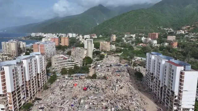 Video thumbnail for Venezuela: DRONE - Search efforts continue at earthquake collapse site in La Guaira.