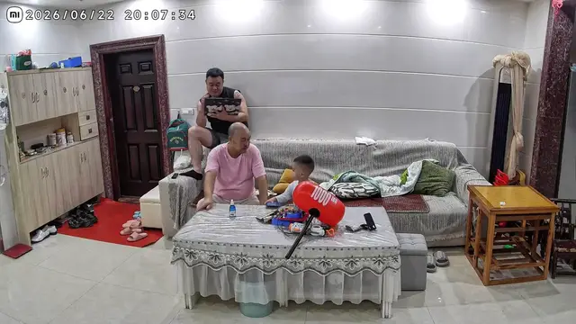 Video thumbnail for Dad’s Sneaky Escape While Toddler Is Distracted
