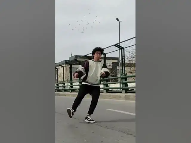 Video thumbnail for a boy great street flip