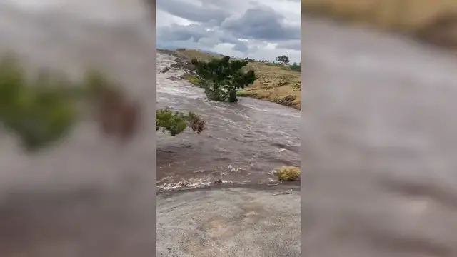 Video thumbnail for US: Hurricane Lala lashes Hawaii with torrential rain, leaving more than 88,000 without power (2).