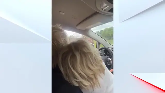 Video thumbnail for WATCH: Hilarious moment ostrich ATTACKS Boris Johnson