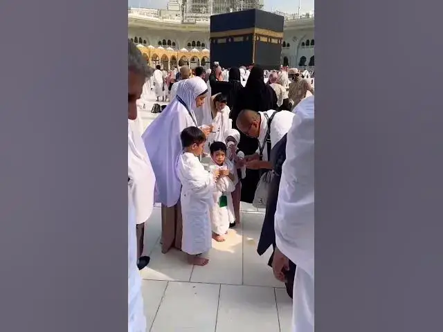 Video thumbnail for Kise se kun karun faryad kabish 🤲😭🕌#youtubeshorts #viralvideo #makkah 🕋