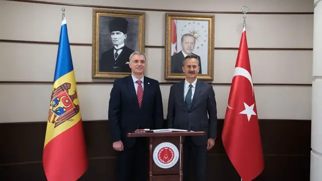 Video thumbnail for Türkiye: Türkiye, Moldova discuss expanding trade, defense industry cooperation.