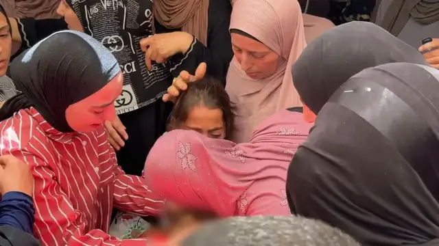 Video thumbnail for Funeral held for Palestinian teenager killed after Israeli gunfire in West Bank.