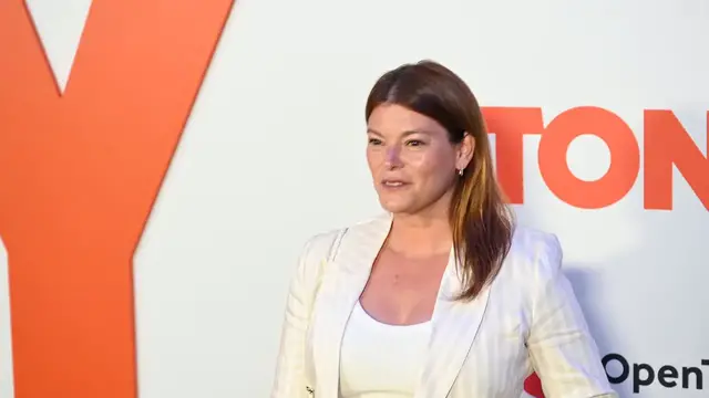 Video thumbnail for NY: TONY New York Premiere - Arrivals 9.