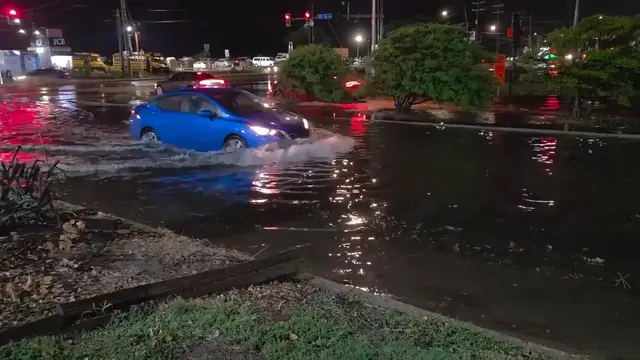Video thumbnail for US: Thunderstorms Bring Flash Flood and Tornado Warnings to DC Region 2.