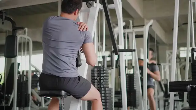 'Video thumbnail for The 10 best exercises to treat the back'
