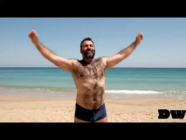 Video thumbnail for Who is the Beach Workout Man?