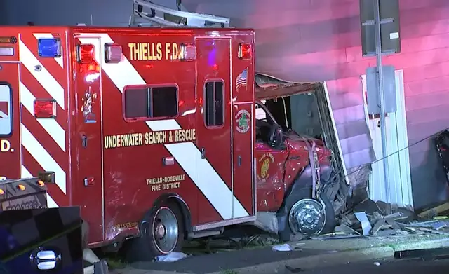 Video thumbnail for Several injured as rescue truck crashes into West Haverstraw home