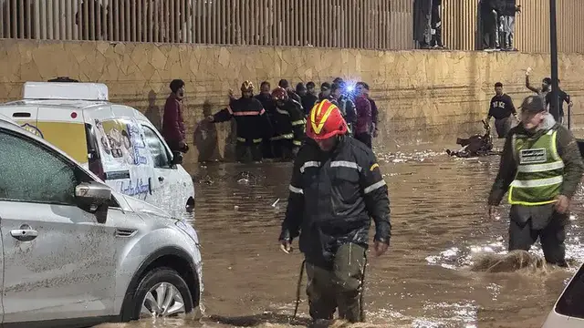 Video thumbnail for Flash floods kill dozens in Moroccan town of Safi