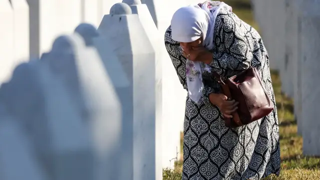 Video thumbnail for Bosnia marks 30 years since Srebrenica genocide, Europe’s worst massacre since WWII