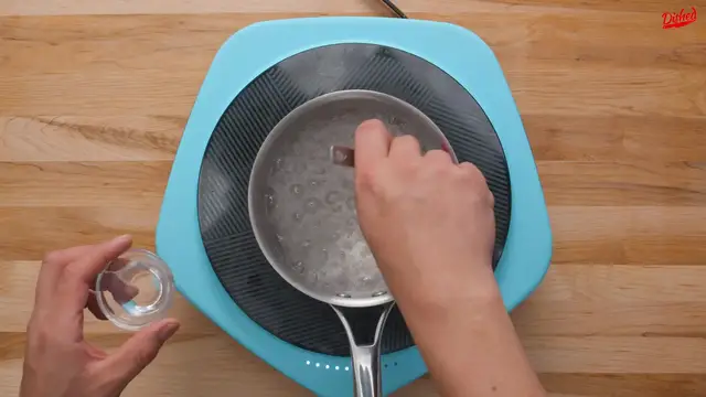 'Video thumbnail for 41.Caramel Decoration for Desserts! (Sugar Decoration Garnish Spun Sugar) (1080p 24fps)'