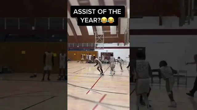 Video thumbnail for Unbelievable Basketball Assist!  No Way!