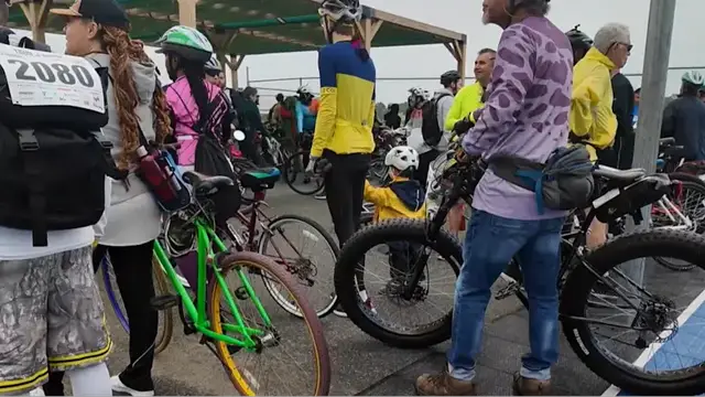 Video thumbnail for Thousands pedal through history at 32nd annual Tour de Bronx