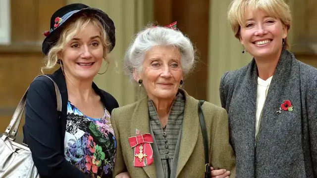Video thumbnail for UNCAPTIONED: Emma Thompson's mother Phyllida Law dies aged 94.