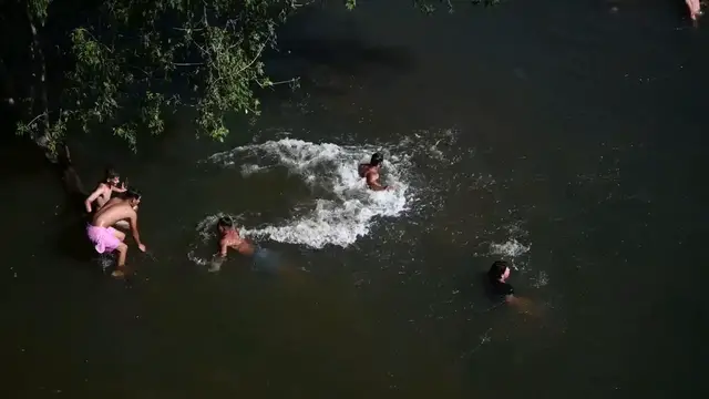 Video thumbnail for Slovakia: Heatwave grips Slovakia as authorities warn for record-breaking temperatures.