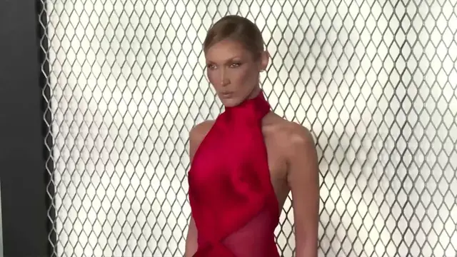 Video thumbnail for UNCAPTIONED: Bella Hadid apologises for worrying fans with emotional post about Lyme disease flare-up.