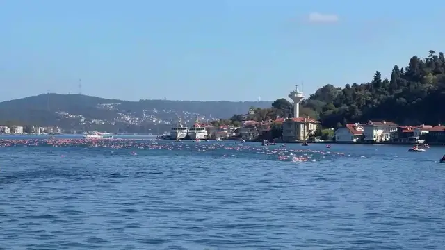 Video thumbnail for T�rkiye: Bosphorus Intercontinental Swimming Race in Istanbul.