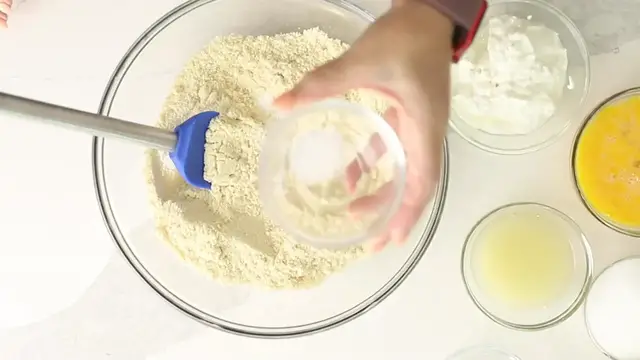 Video thumbnail for Keto Lemon Pound Cake with Lemon Glaze(720P HD)