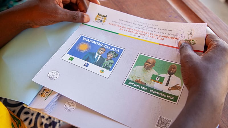 Video thumbnail for Benin: Talon shows himself optimistic about election as he casts his vote