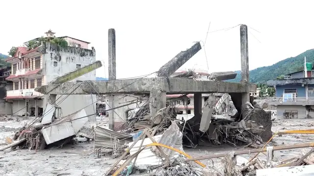 Video thumbnail for Nepal: Mudslide death toll in Nepal climbs to 1,385.