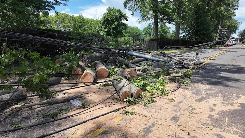 Video thumbnail for Westbury senior apartment complex frustrated with extended wait for power restoration