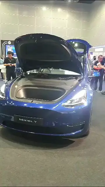 'Video thumbnail for Tesla Model Y Dimensions & Size'