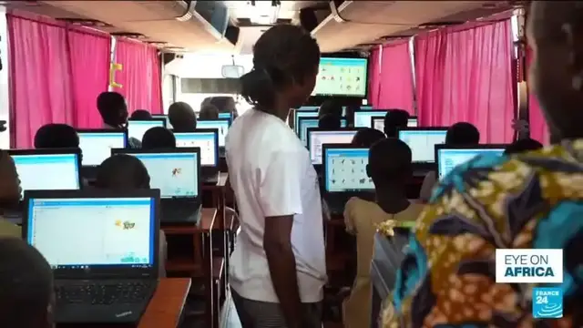 Video thumbnail for A mobile classroom promoting digital education travels across Benin