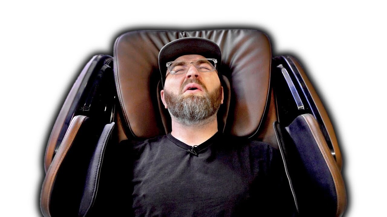 Video thumbnail for Unboxing The $5000 Massage Chair...