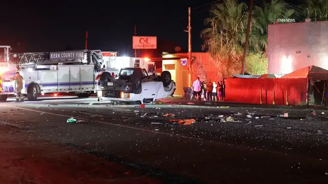 Video thumbnail for US, Bakersfield: Bakersfield 3 Vehicle Crash Ends With Suspected DUI Arrest.
