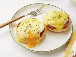 Video thumbnail for Classic Eggs Benedict