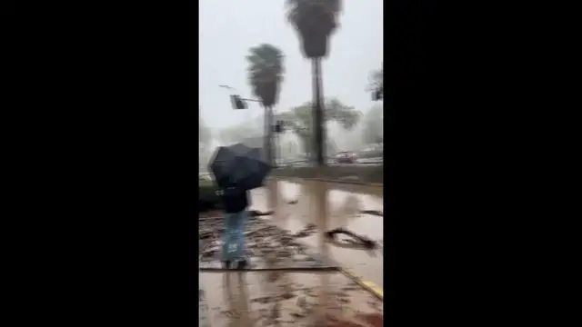 Video thumbnail for Chile: Heavy Rain Batters Santiago.