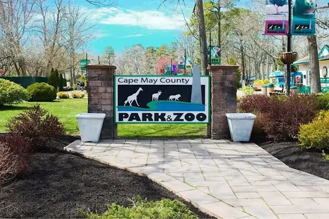 Video thumbnail for Bomb threat forces Cape May Zoo evacuation, prompts security sweep before reopening